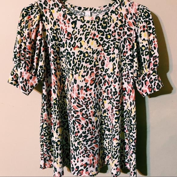 CY Fashion Leopard Print Top With Puffy Sleeves Yellow Pink White Black Large - Picture 2 of 7